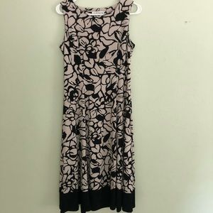 Sleeveless dress